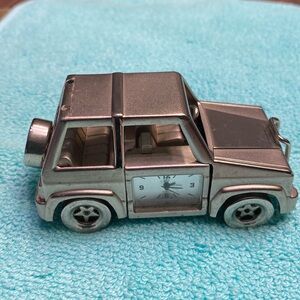 Vintage SUV Jeep pewter mini clock